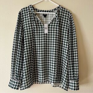 Chic Ann Taylor Houndstooth Forest Green & White Top NWT